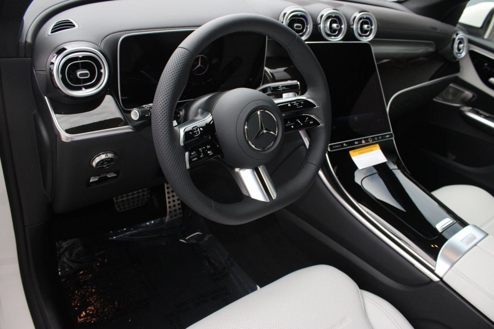2026 Mercedes Benz GLC 300 4MATIC photo 4