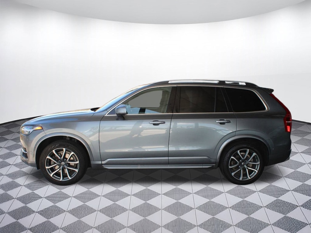 Used 2018 Volvo XC90 Momentum SUV