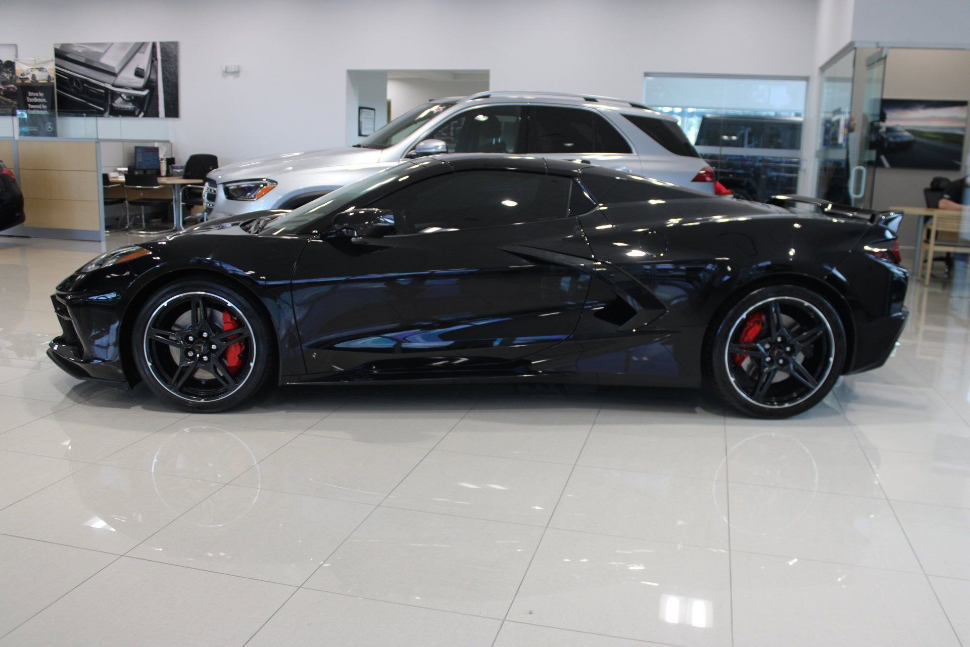 2021 Chevrolet Corvette Stingray 2LT Convertible photo 2
