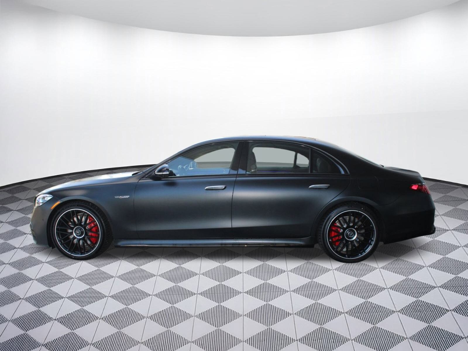 2026 Mercedes Benz S AMG 63 photo 2