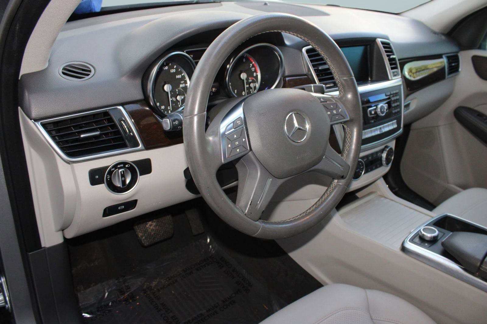 2015 Mercedes Benz ML 350 photo 4