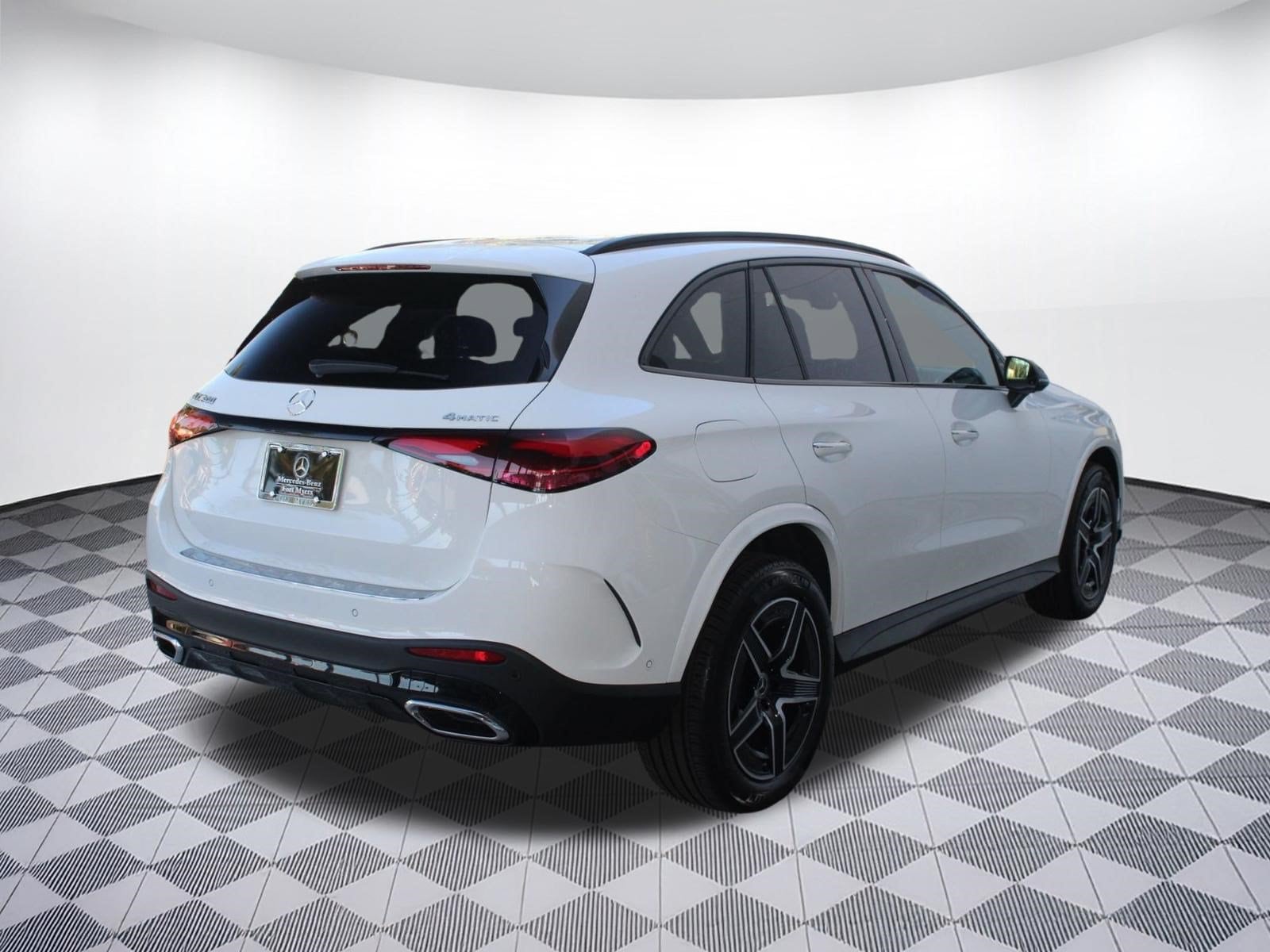 2026 Mercedes-Benz GLC Base - Photo 9