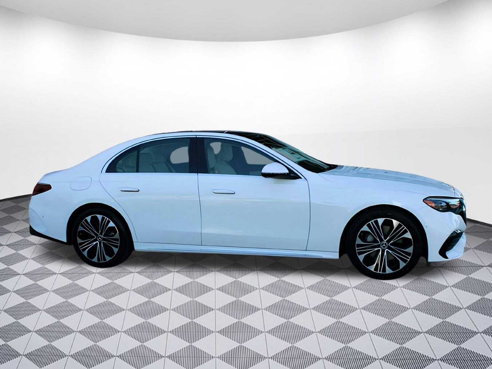 2025 Mercedes Benz E 350 Sedan photo 2