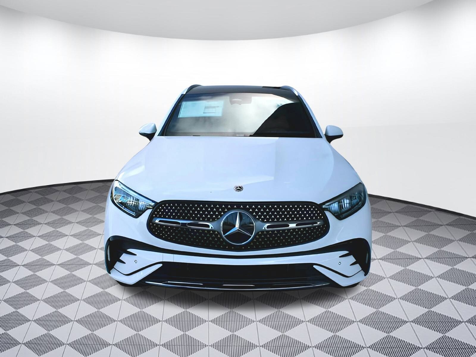 2025 Mercedes Benz GLC 300 AMG photo 3
