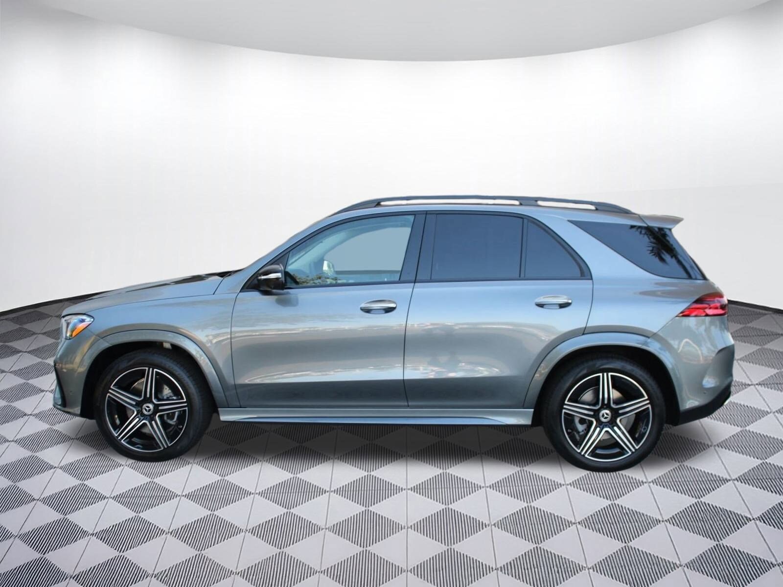 2026 Mercedes Benz GLE 350 photo 2
