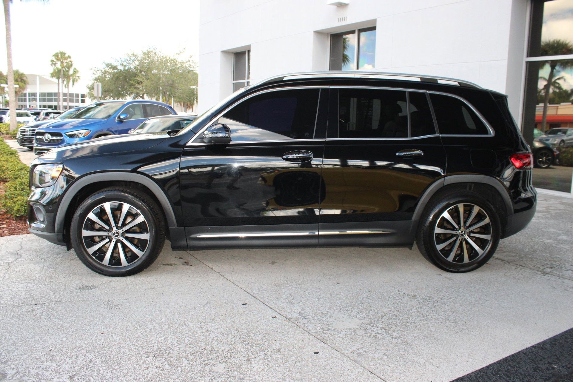 2021 Mercedes Benz GLB 250 photo 2