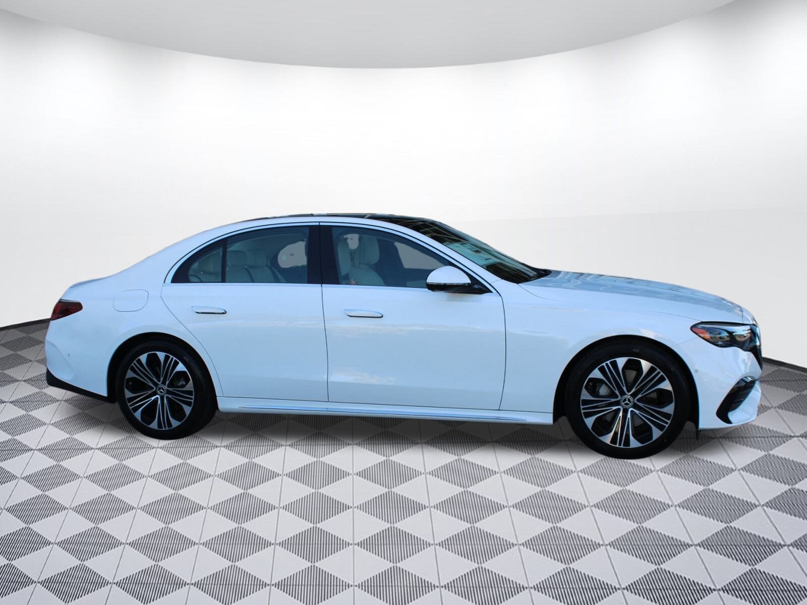 2025 Mercedes Benz E 350 Sedan photo 2