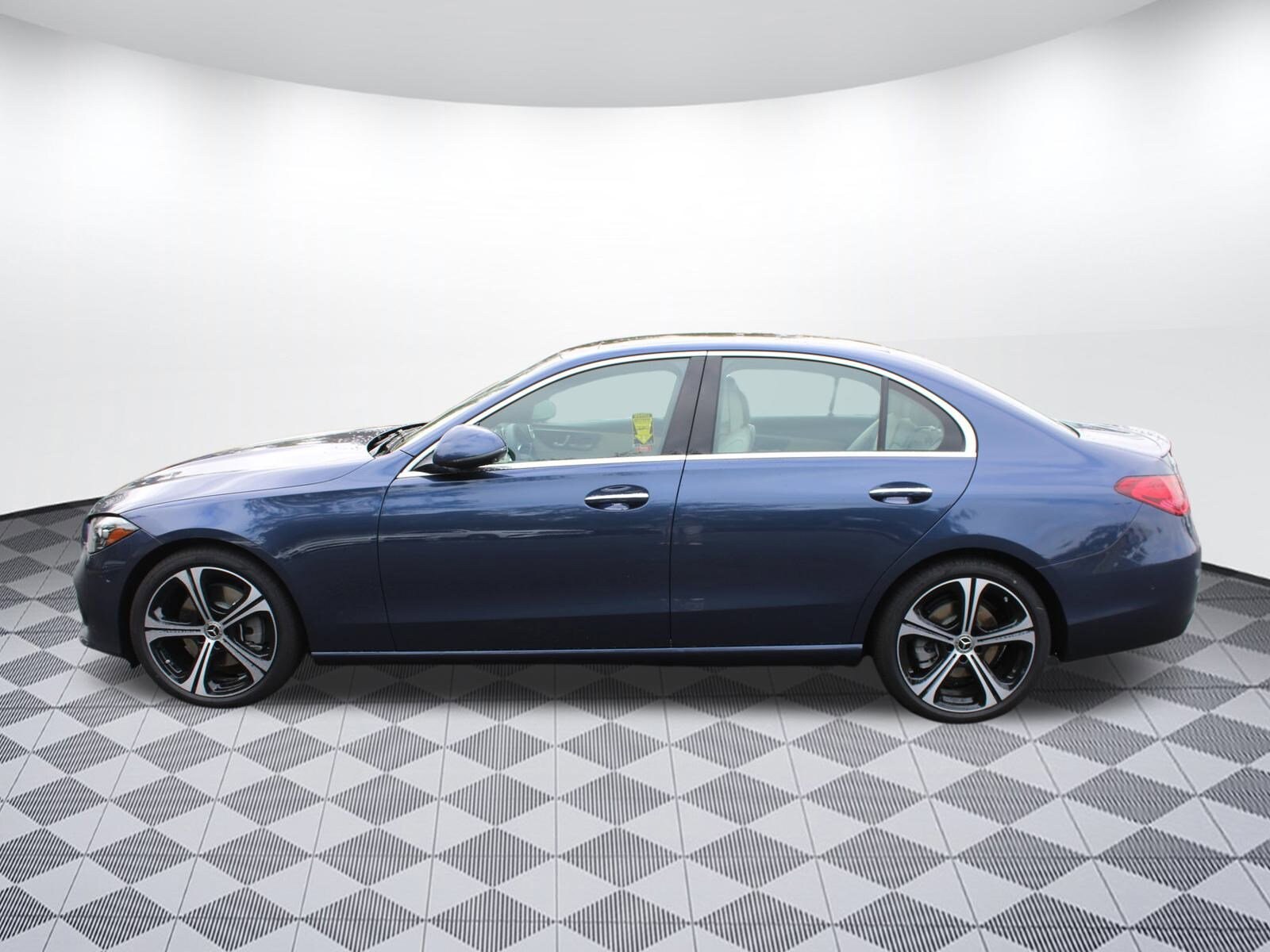 2025 Mercedes Benz C 300 photo 4