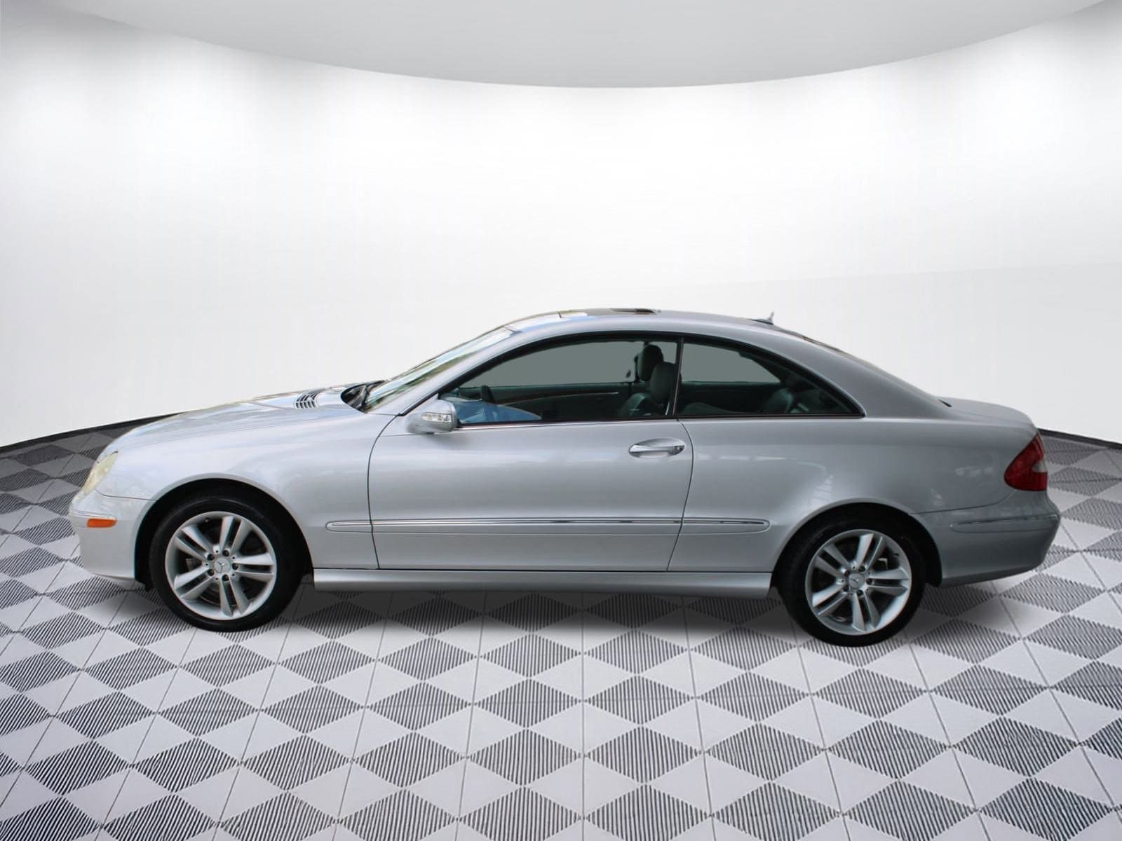Used 2007 Mercedes-Benz CLK-Class CLK350 with VIN WDBTJ56H97F213989 for sale in Fort Myers, FL