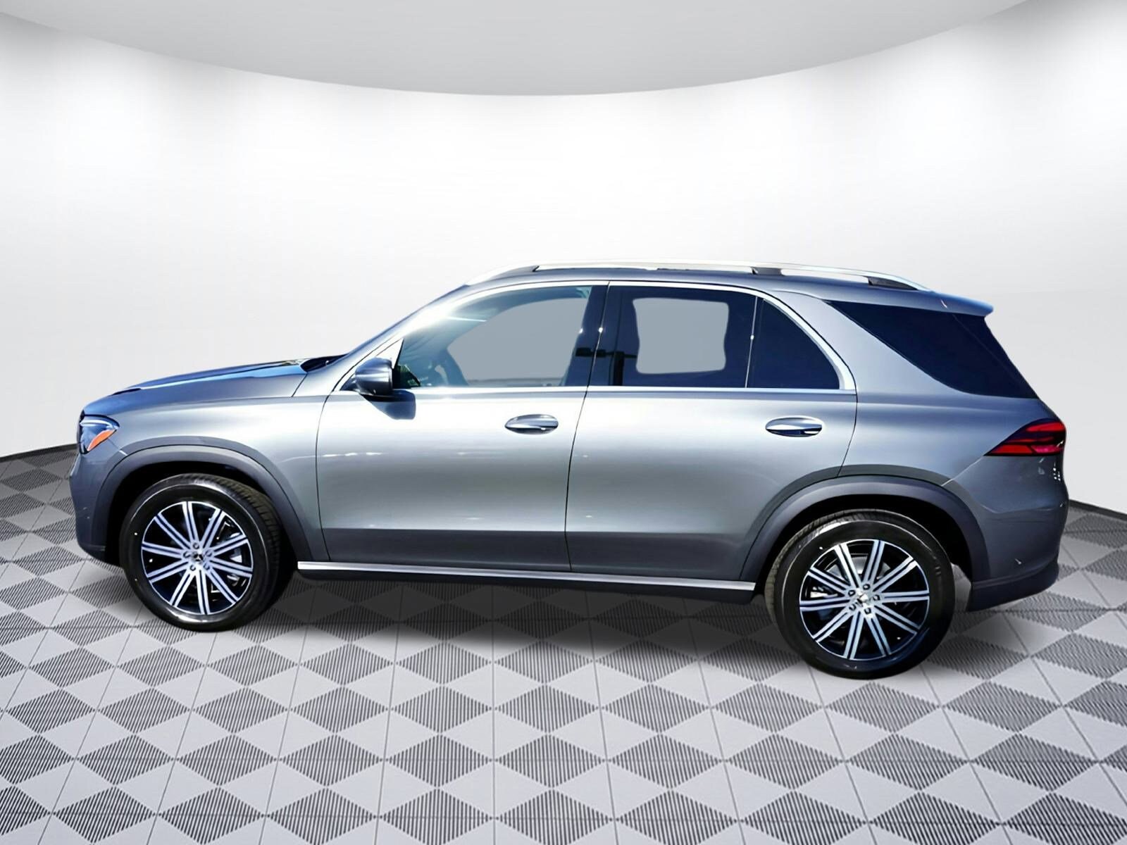 2025 Mercedes Benz GLE 350 photo 4