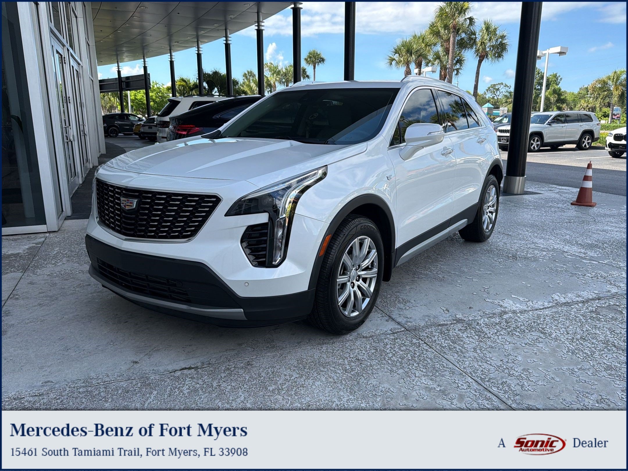 XT4 FWD Premium Luxury SUV