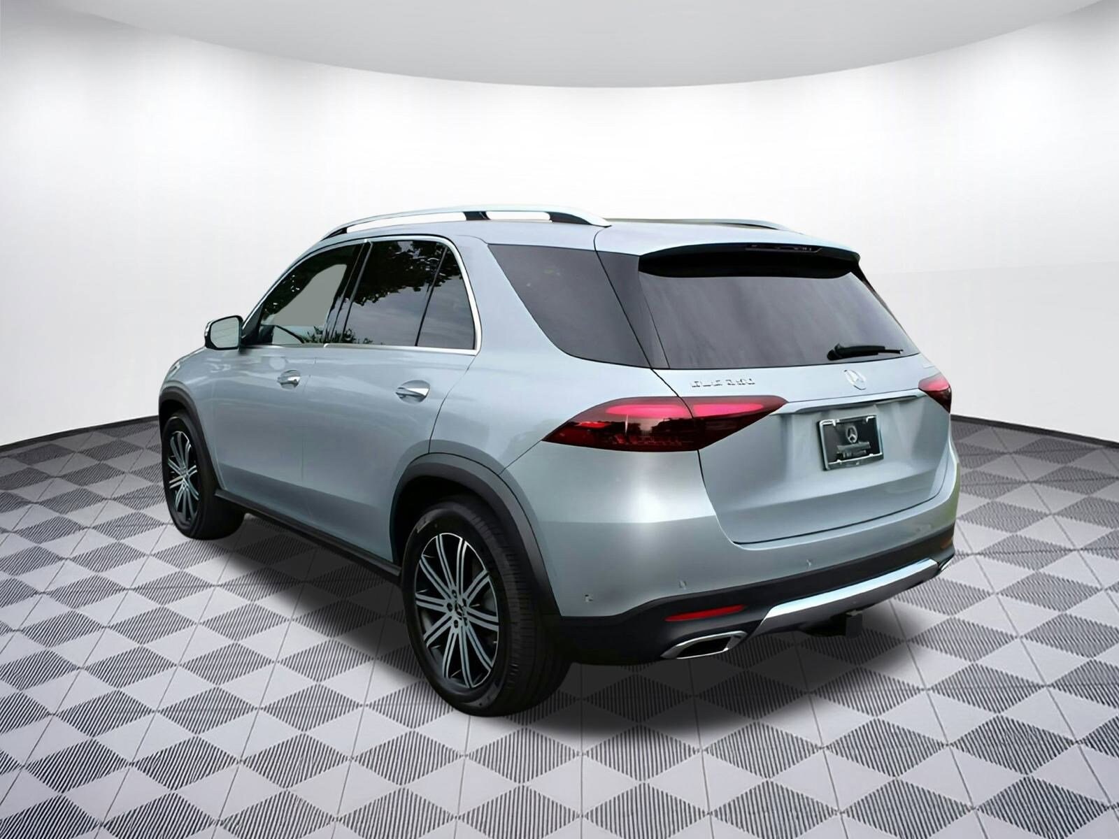 2025 Mercedes Benz GLE 350 photo 2