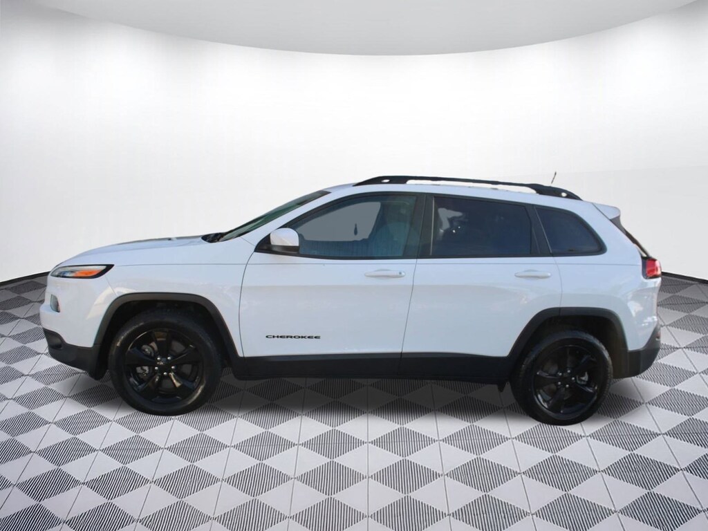 Used 2016 Jeep Cherokee Altitude SUV