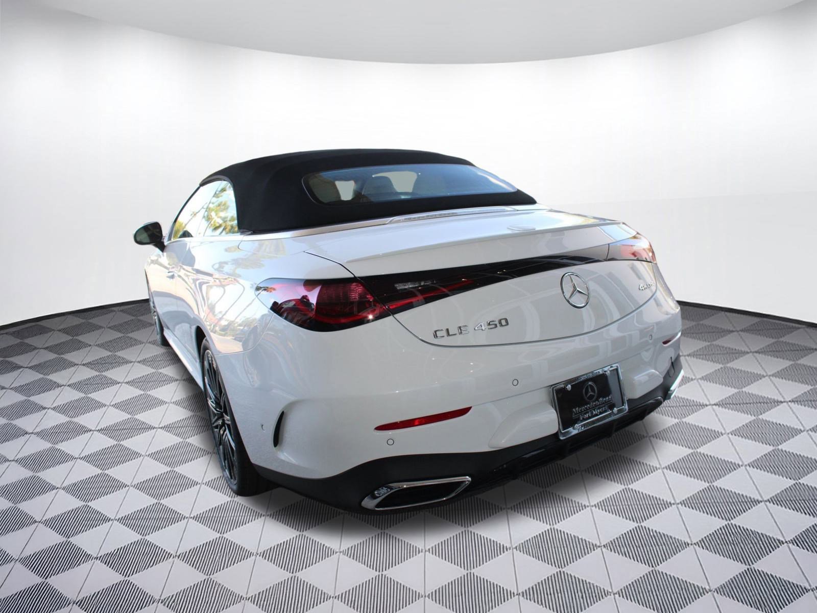 2026 Mercedes Benz CLE 450 4MATIC Cabriolet photo 3