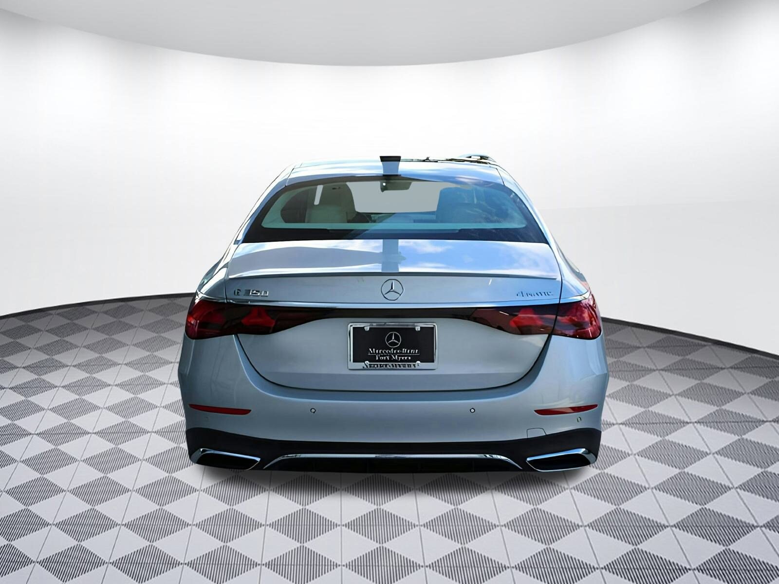 2025 Mercedes Benz E 350 Sedan photo 4