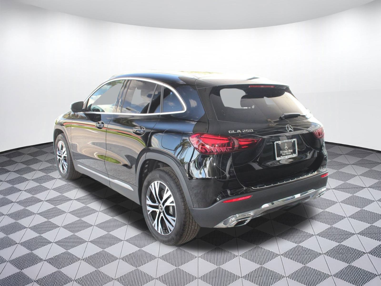 2026 Mercedes Benz GLA 250 photo 3