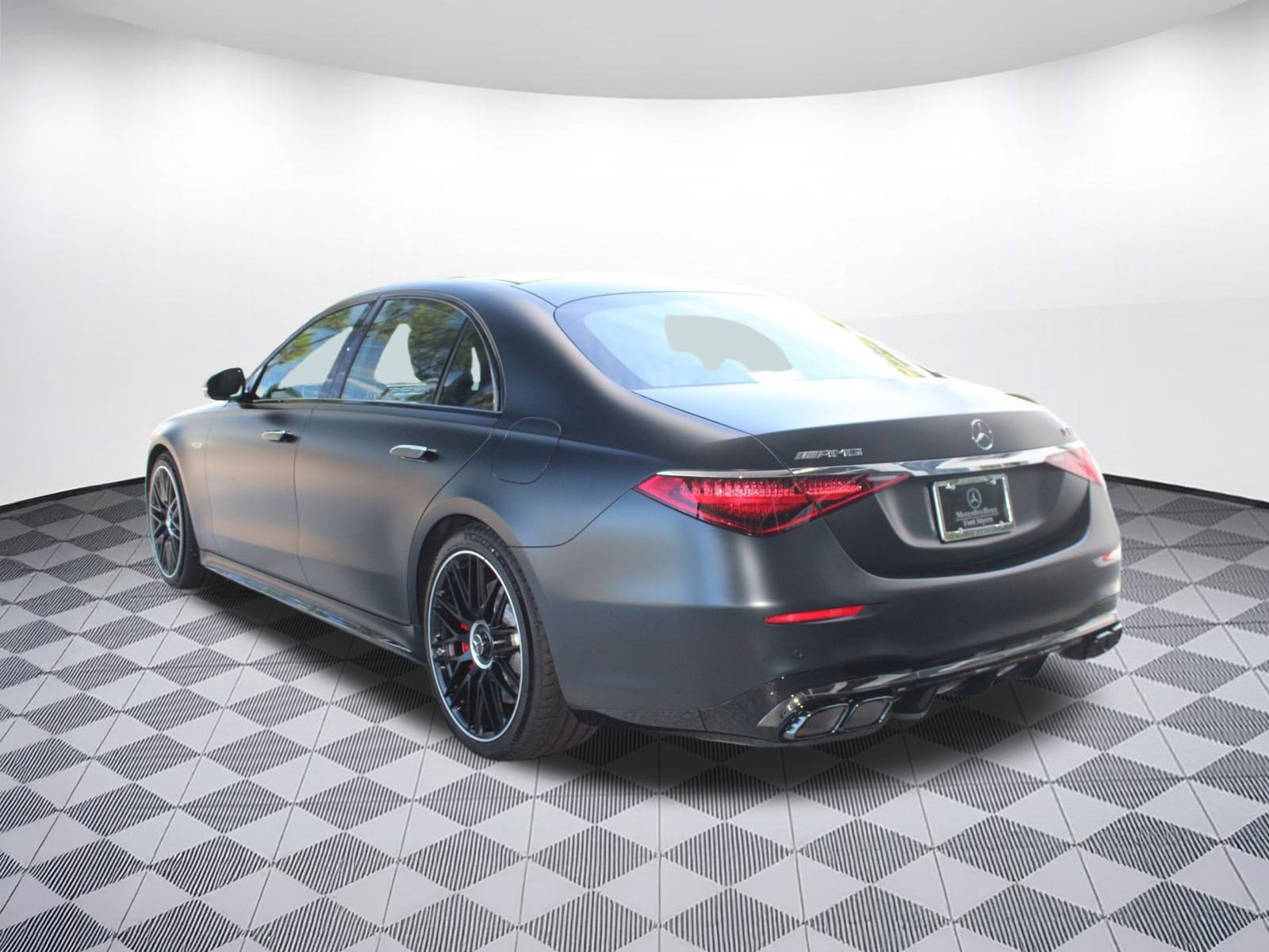 2026 Mercedes Benz S AMG 63 photo 3