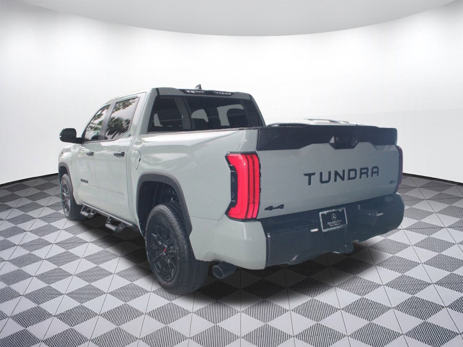 2025 Toyota Tundra SR5 CrewMax photo 3