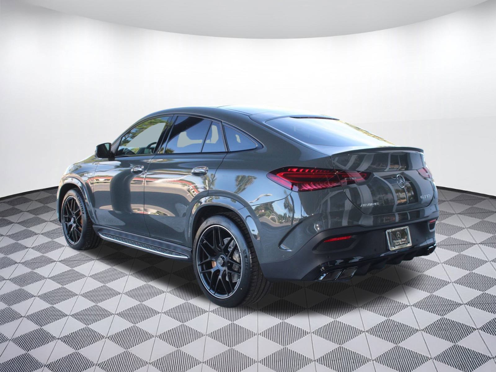 2026 Mercedes Benz GLE AMG 63 S photo 2