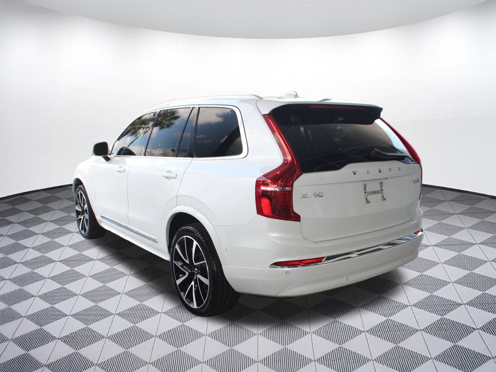 2024 Volvo XC90 Plus photo 3