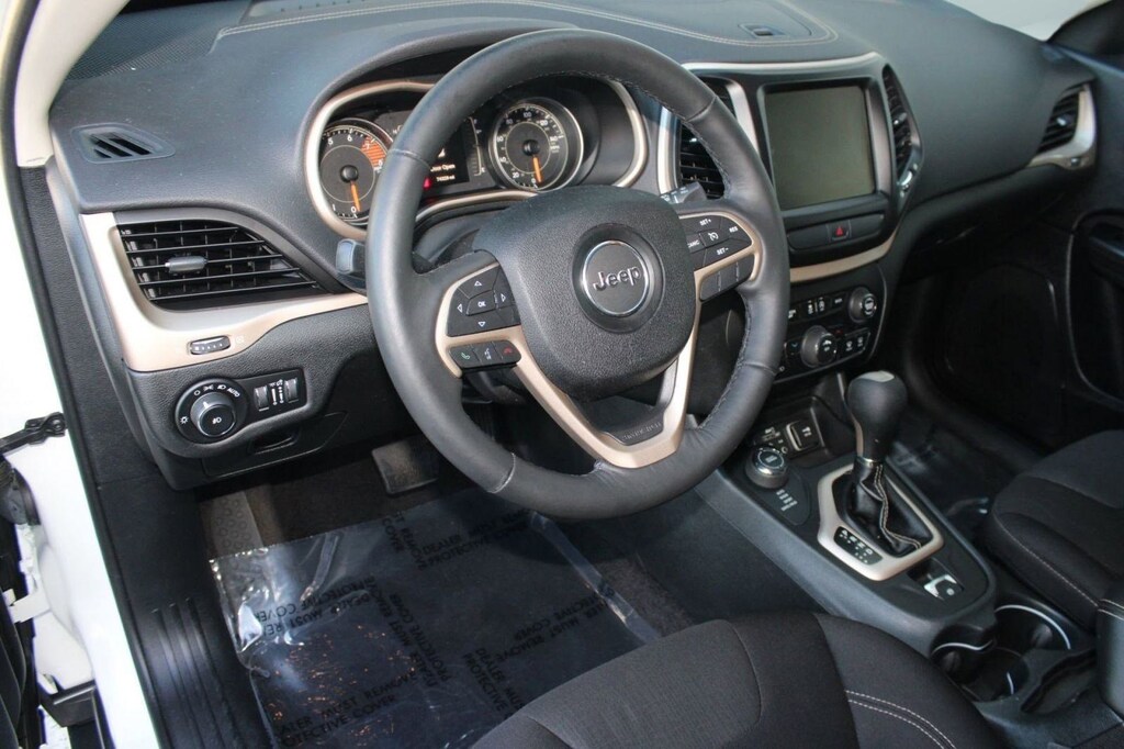 Used 2016 Jeep Cherokee Altitude SUV