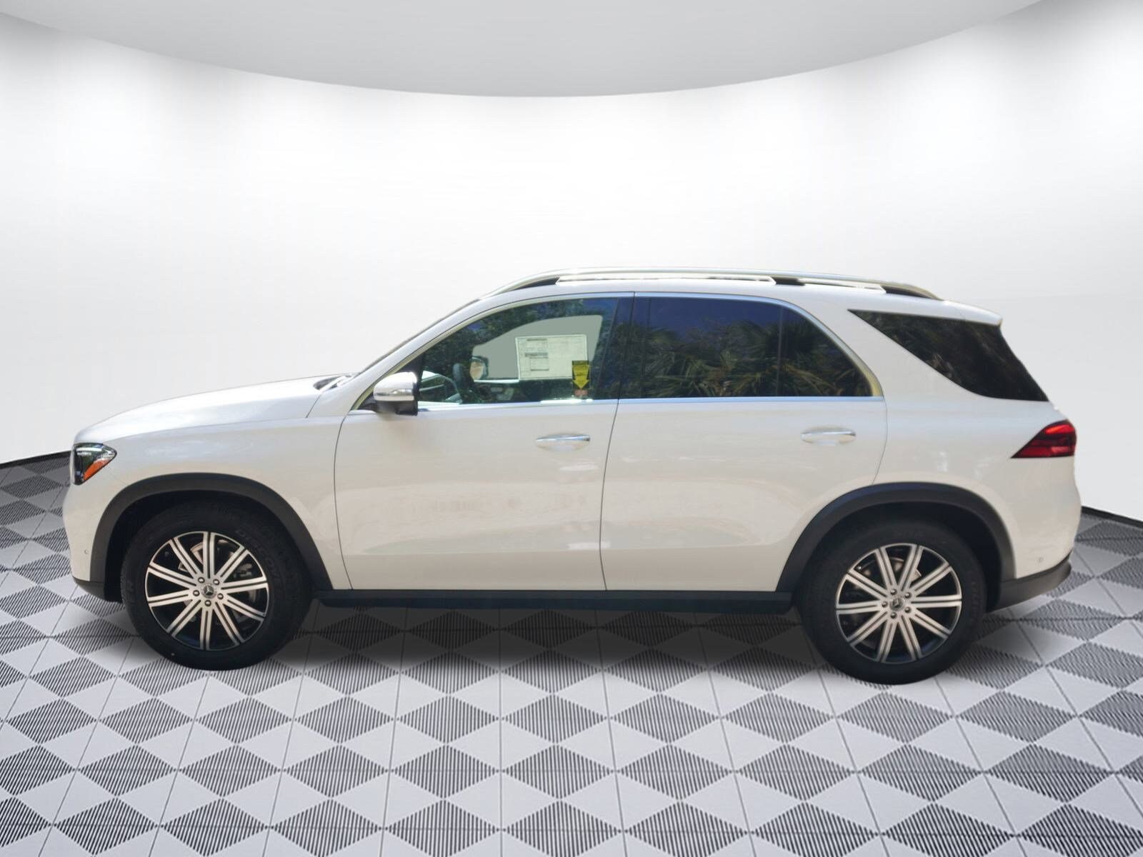 2025 Mercedes Benz GLE 350 photo 4