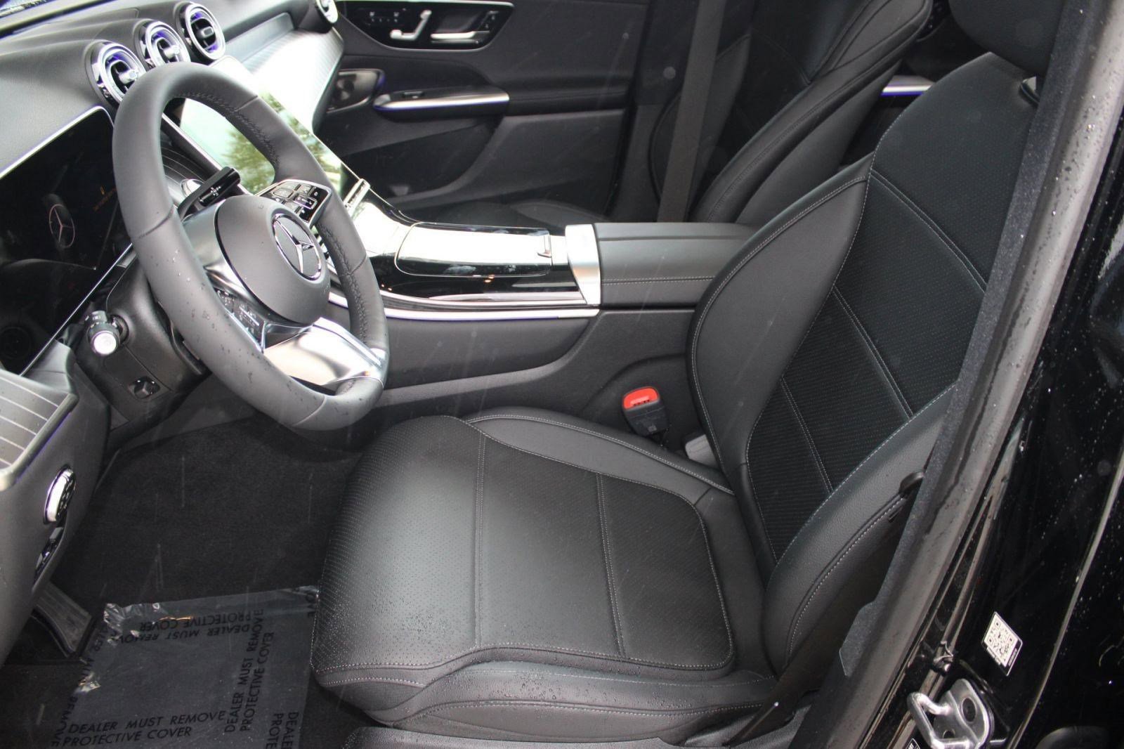 2026 Mercedes Benz GLC 300 4MATIC photo 3