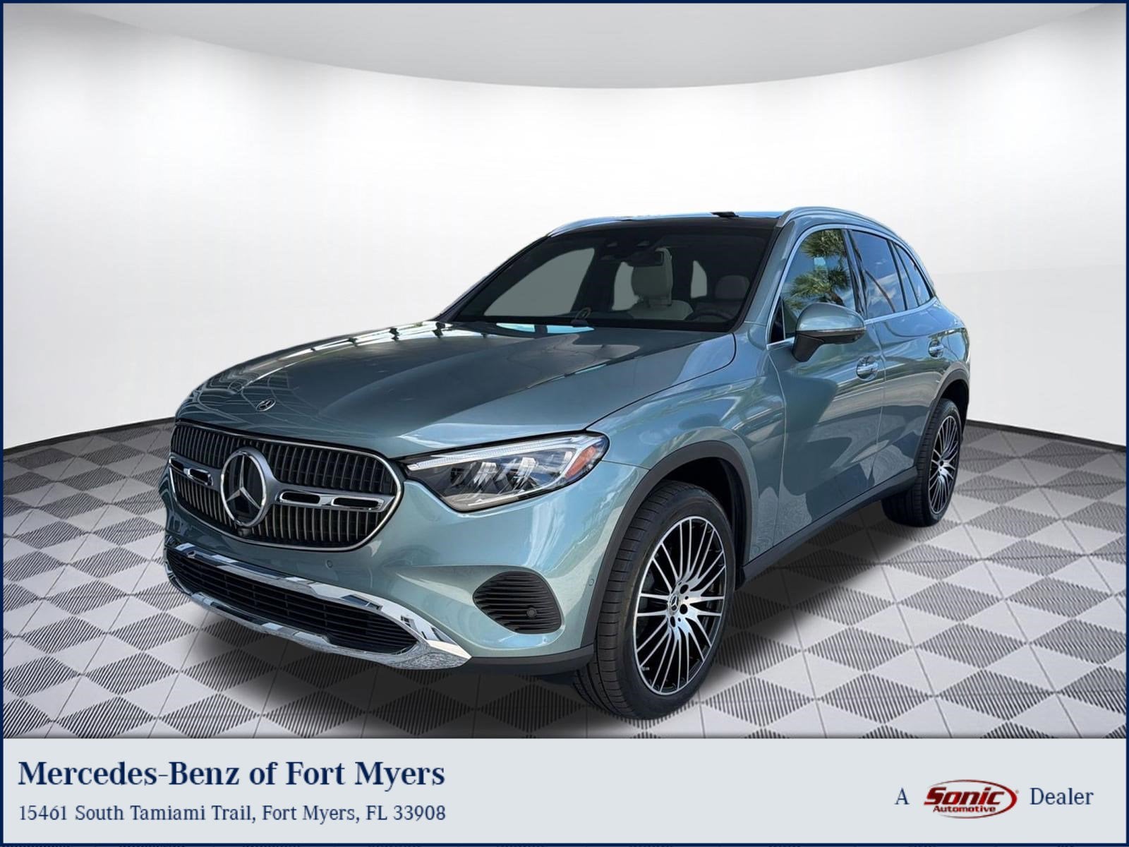 2025 Mercedes-Benz GLC GLC 300's photo