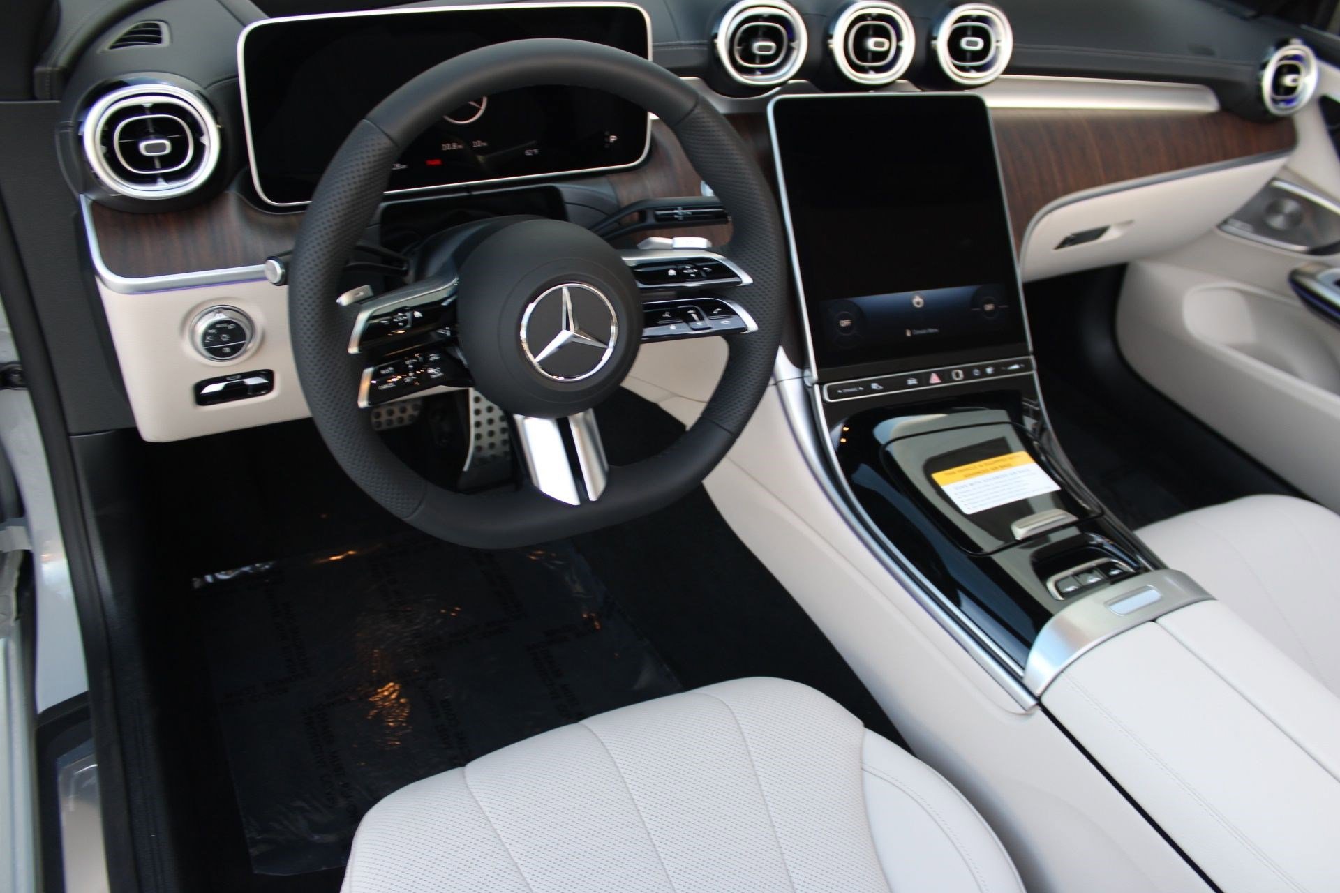 2026 Mercedes Benz CLE 450 4MATIC photo 4