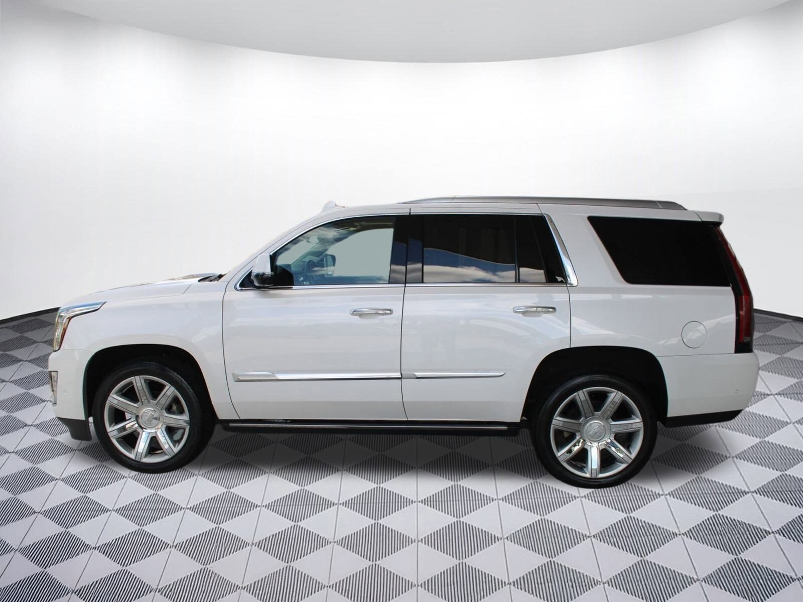 2019 Cadillac Escalade Premium Luxury photo 2