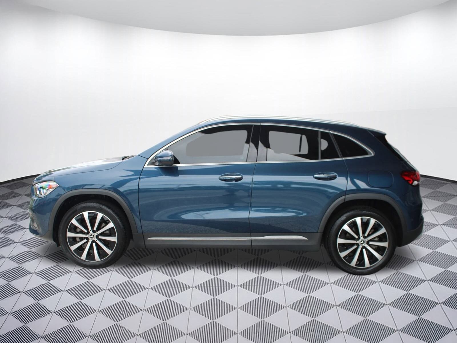 2023 Mercedes Benz GLA 250 photo 2