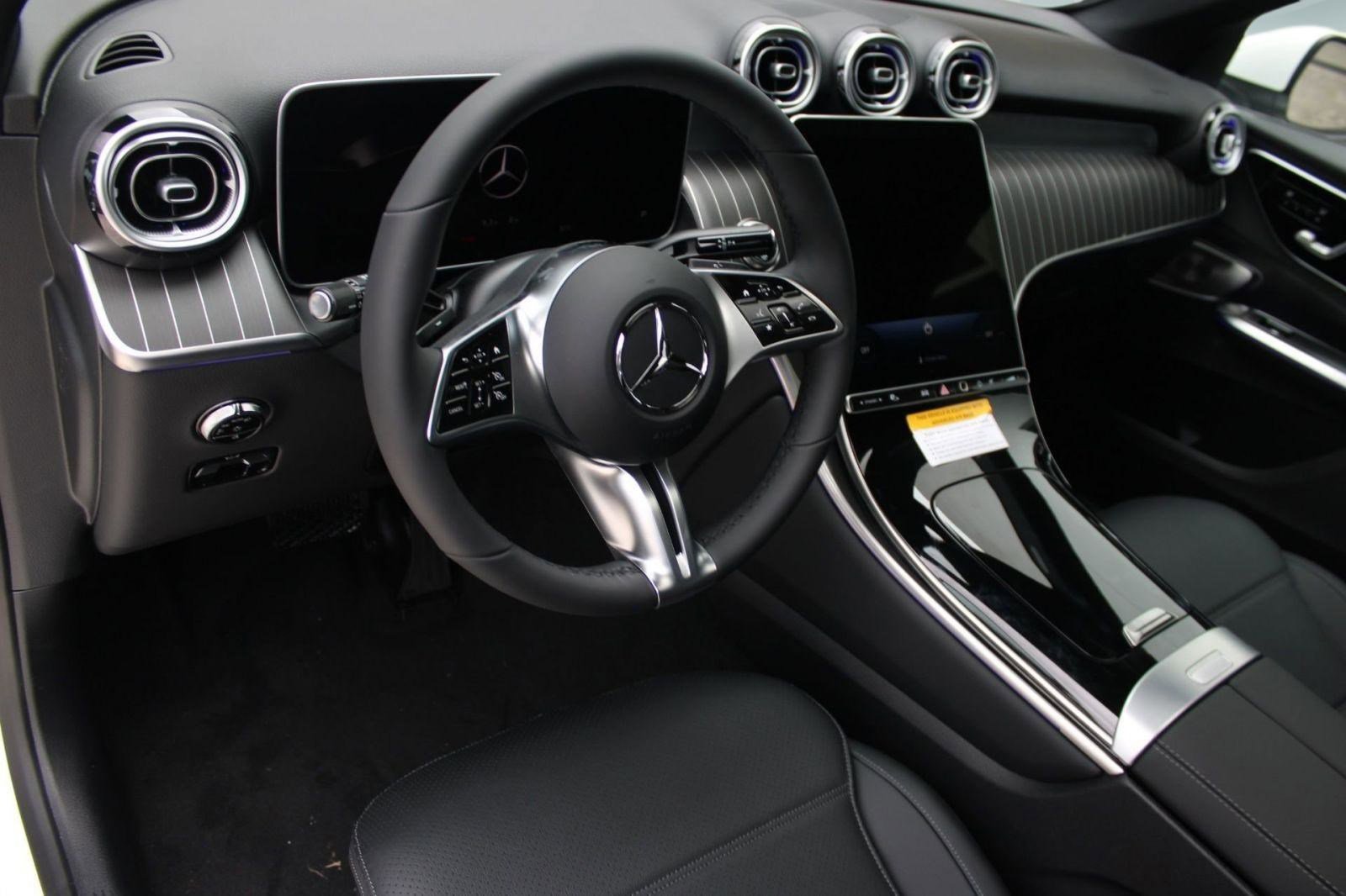 2026 Mercedes Benz GLC 300 4MATIC photo 3