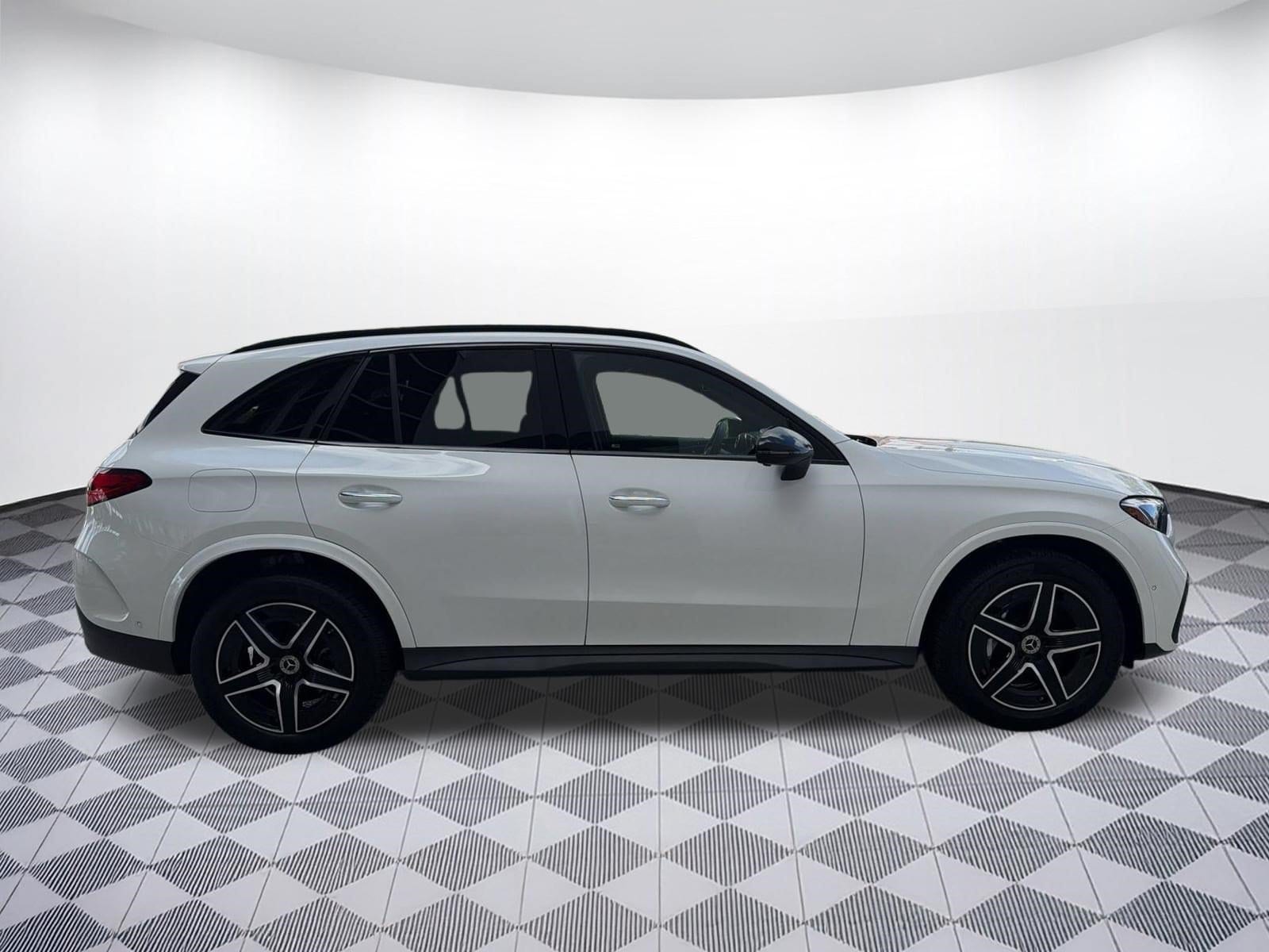 2026 Mercedes-Benz GLC Base - Photo 8