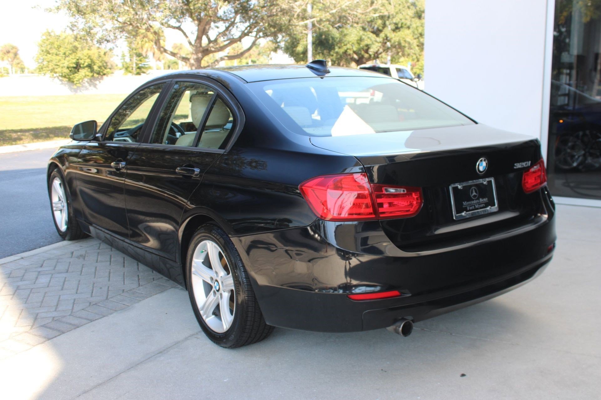 2014 Bmw 320i Sedan photo 3
