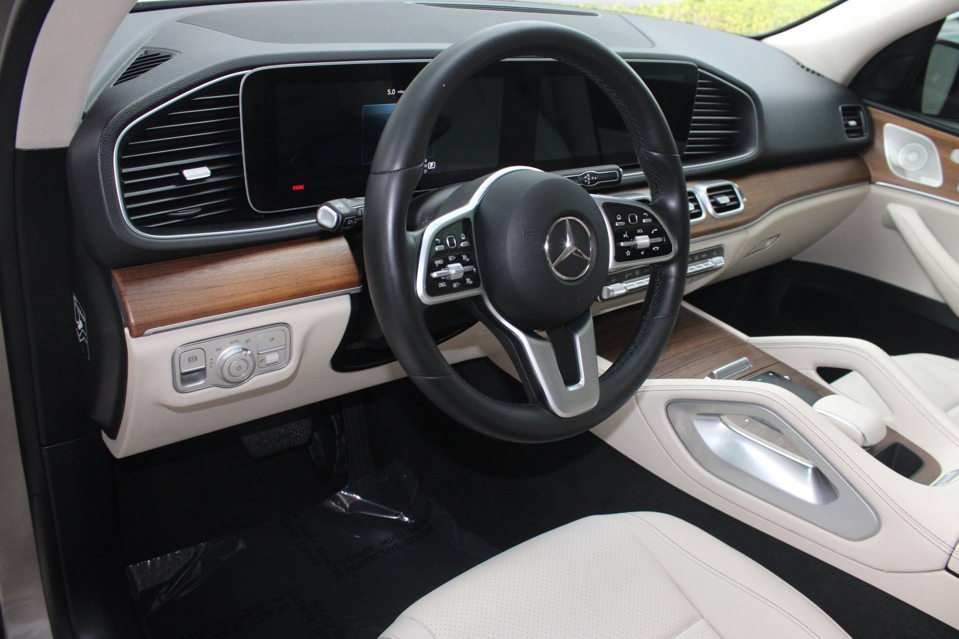2022 Mercedes Benz GLE 350 photo 3