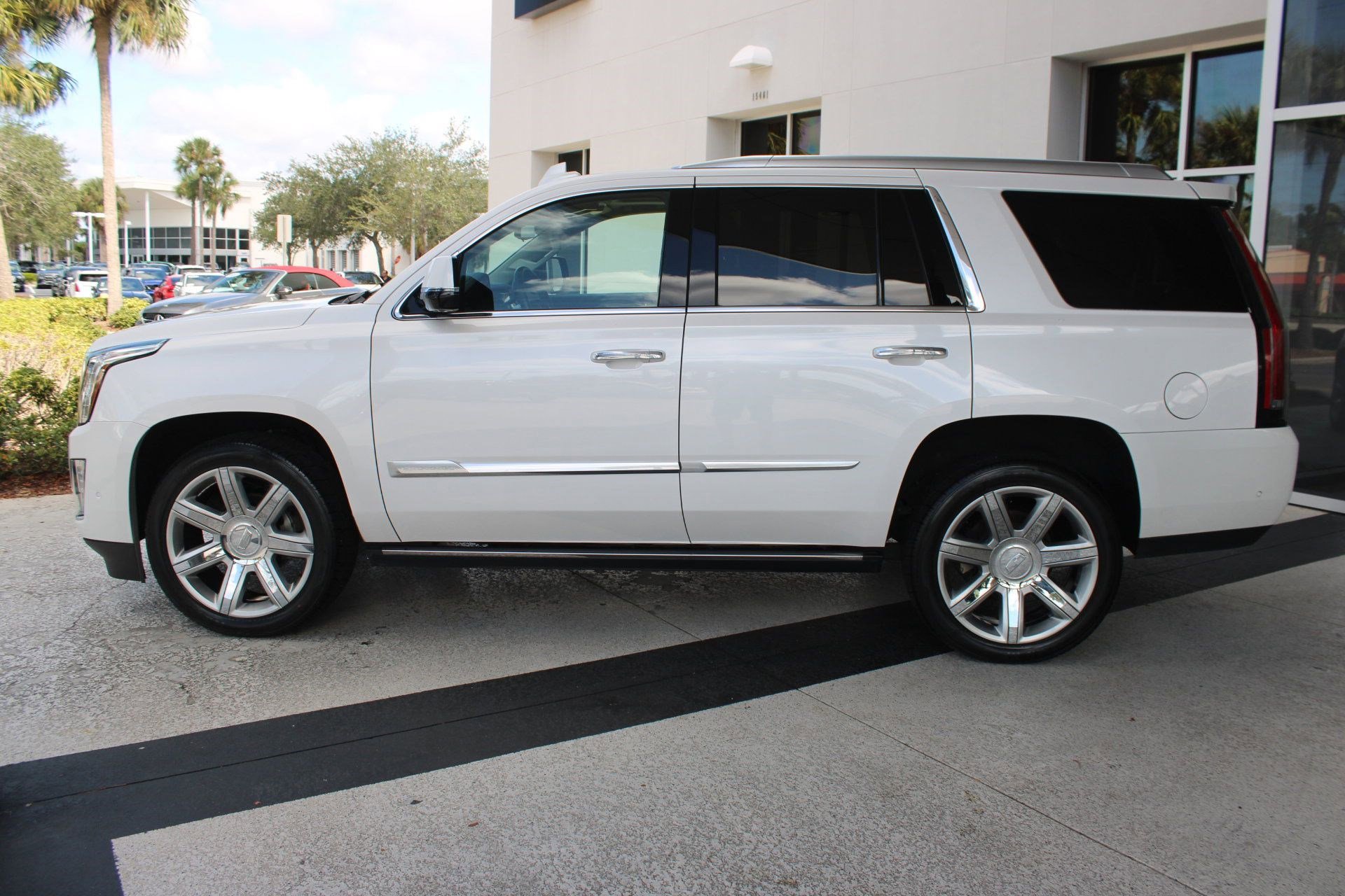 2019 Cadillac Escalade Premium Luxury photo 2