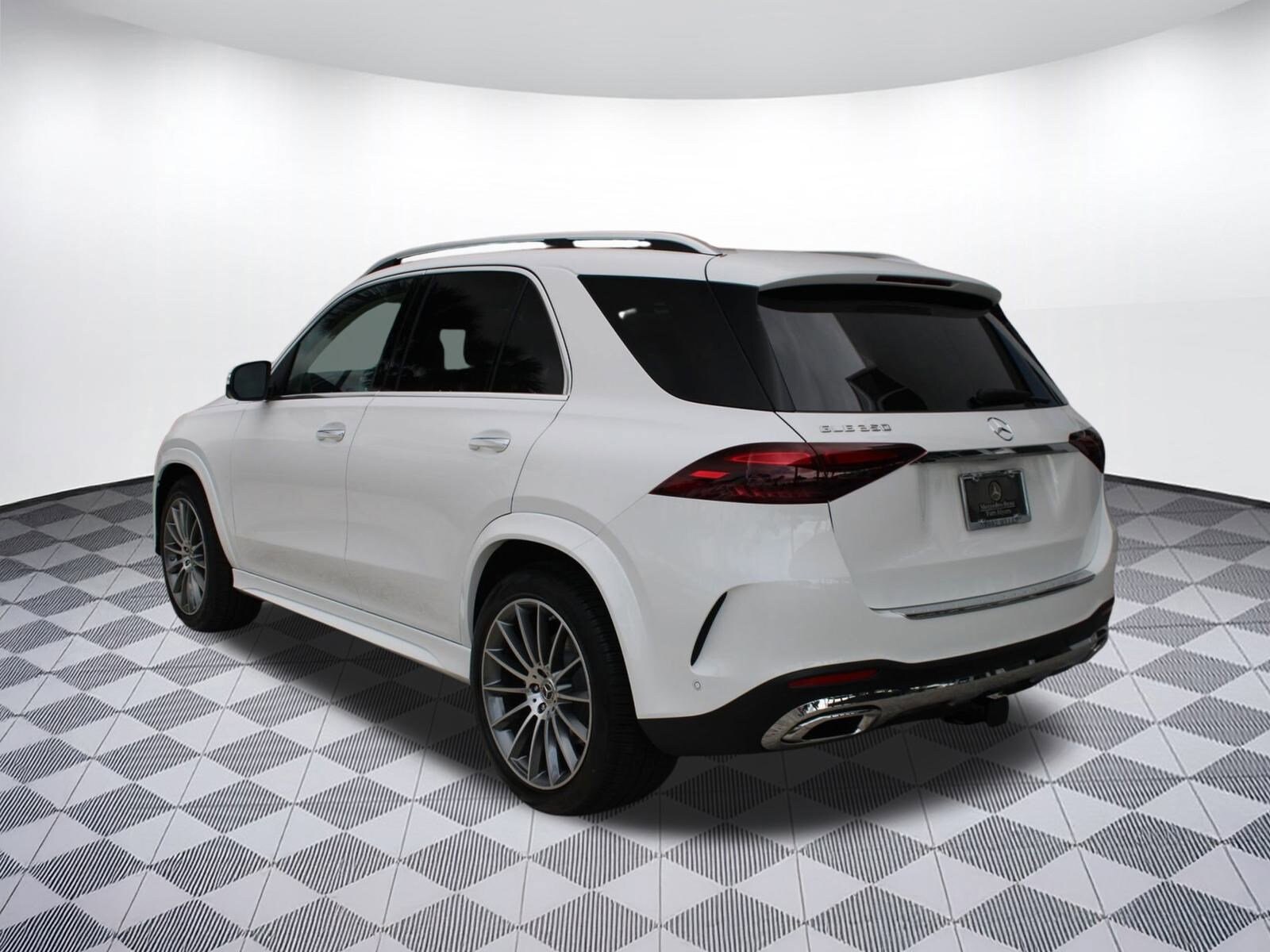 2026 Mercedes Benz GLE 350 photo 3