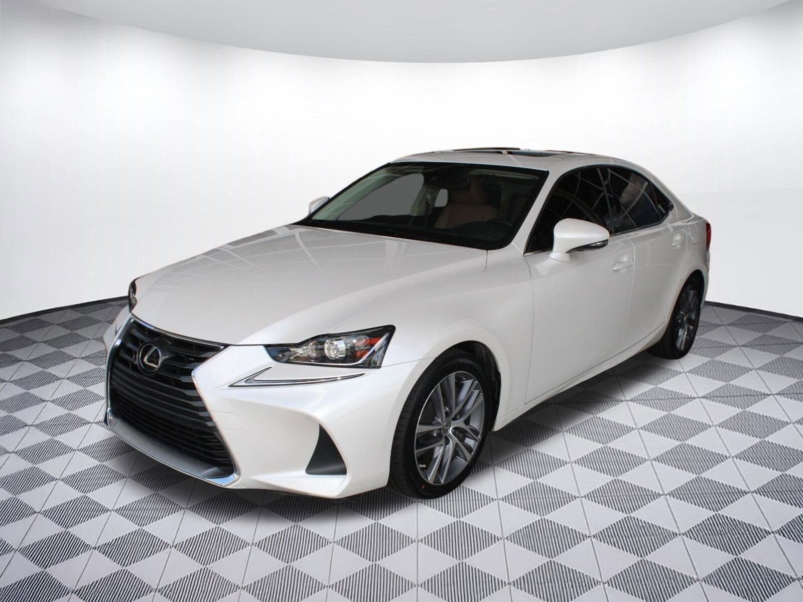 2020 Lexus IS 300 photo 2