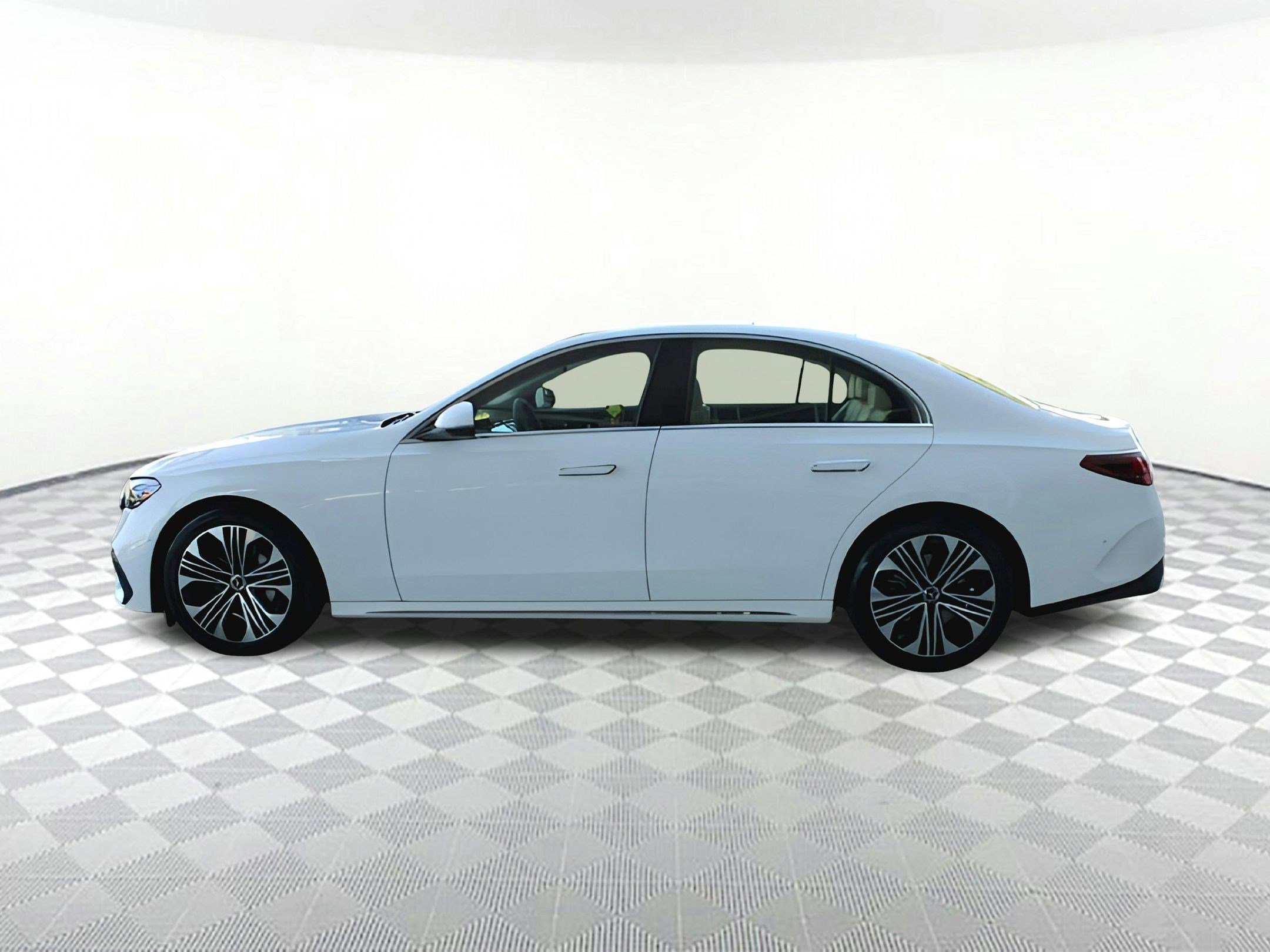 2025 Mercedes Benz E 350 Sedan photo 2