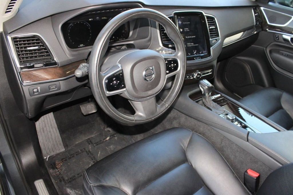 Used 2018 Volvo XC90 Momentum SUV