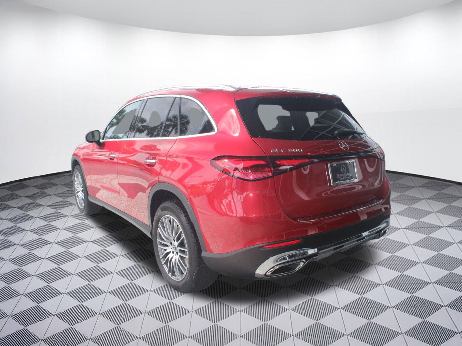 2026 Mercedes Benz GLC 300 photo 3