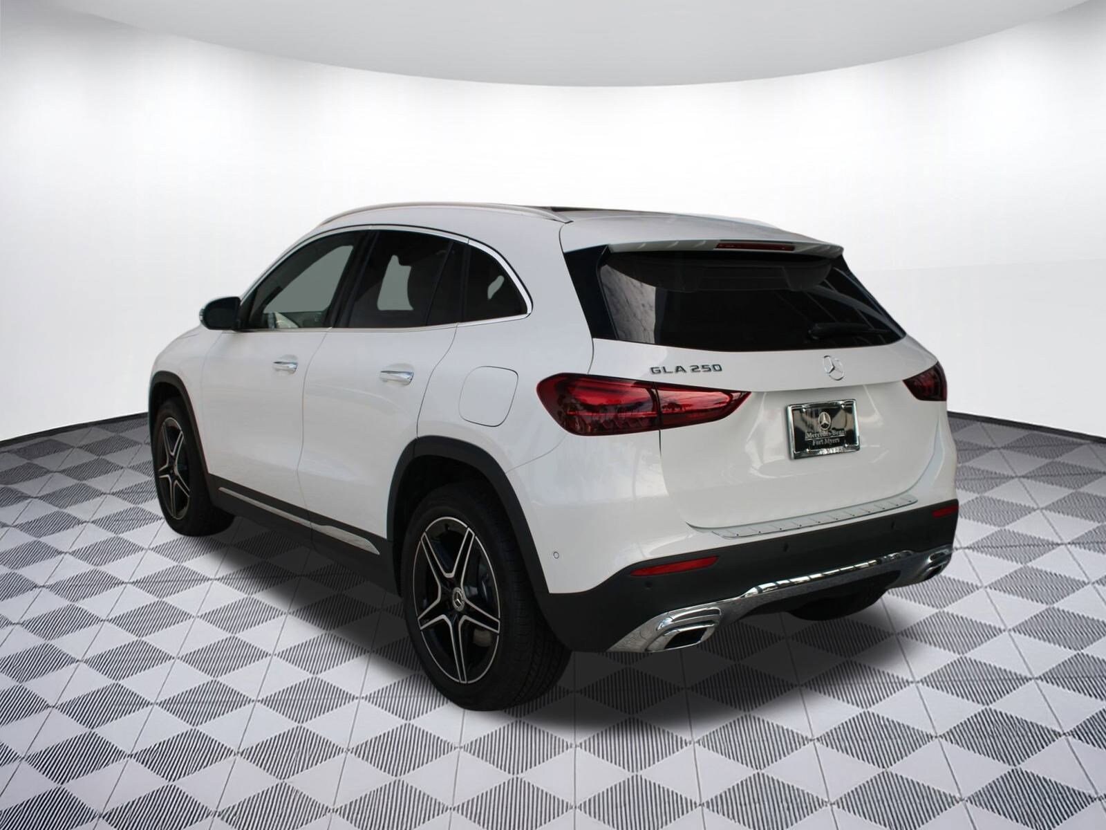 2026 Mercedes Benz GLA 250 photo 3