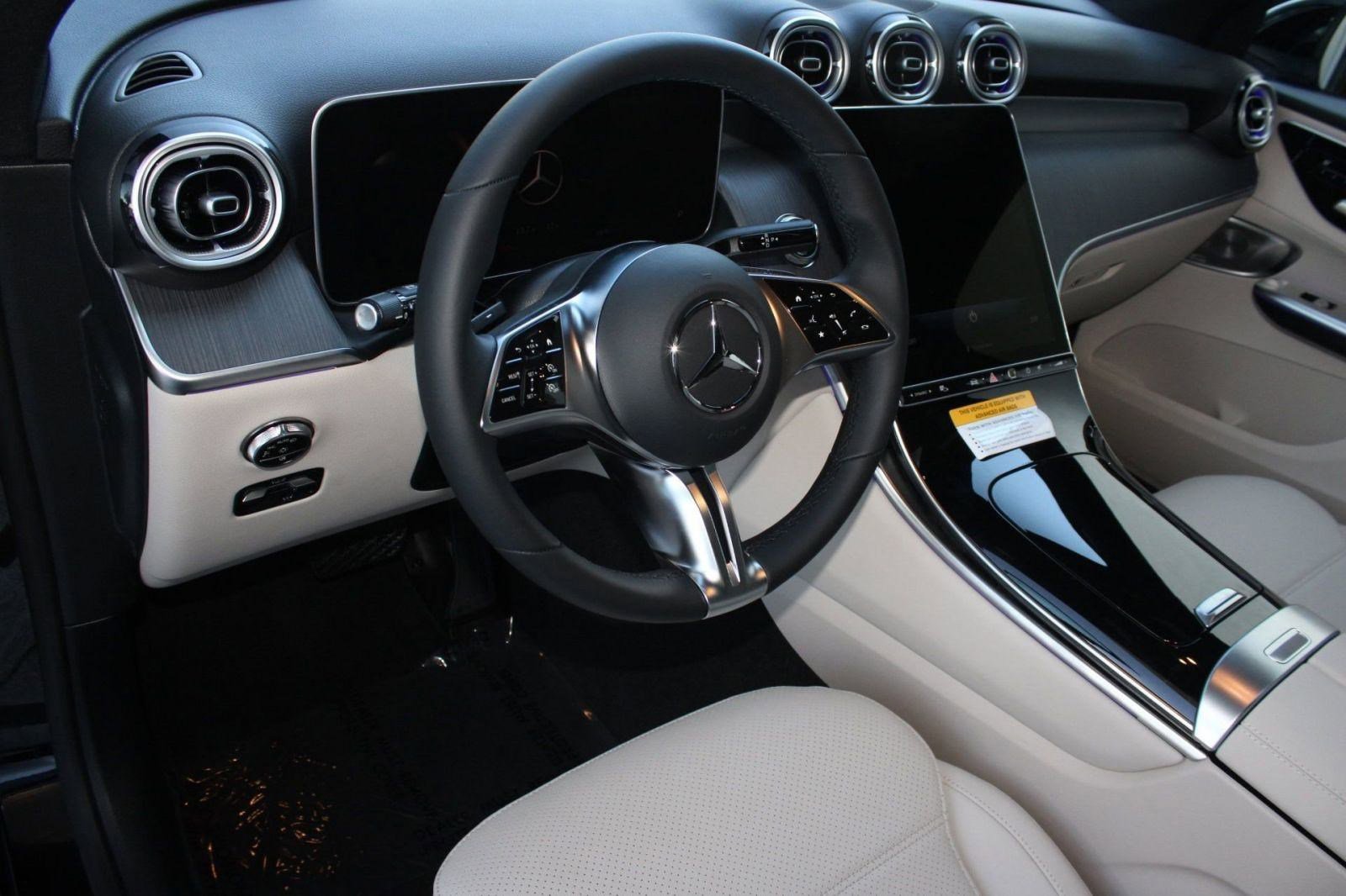 2026 Mercedes Benz GLC 300 photo 4