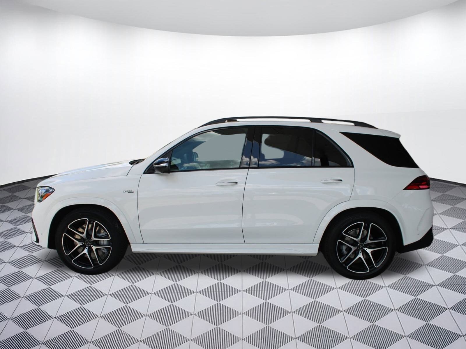 2026 Mercedes Benz GLE AMG 53 photo 2
