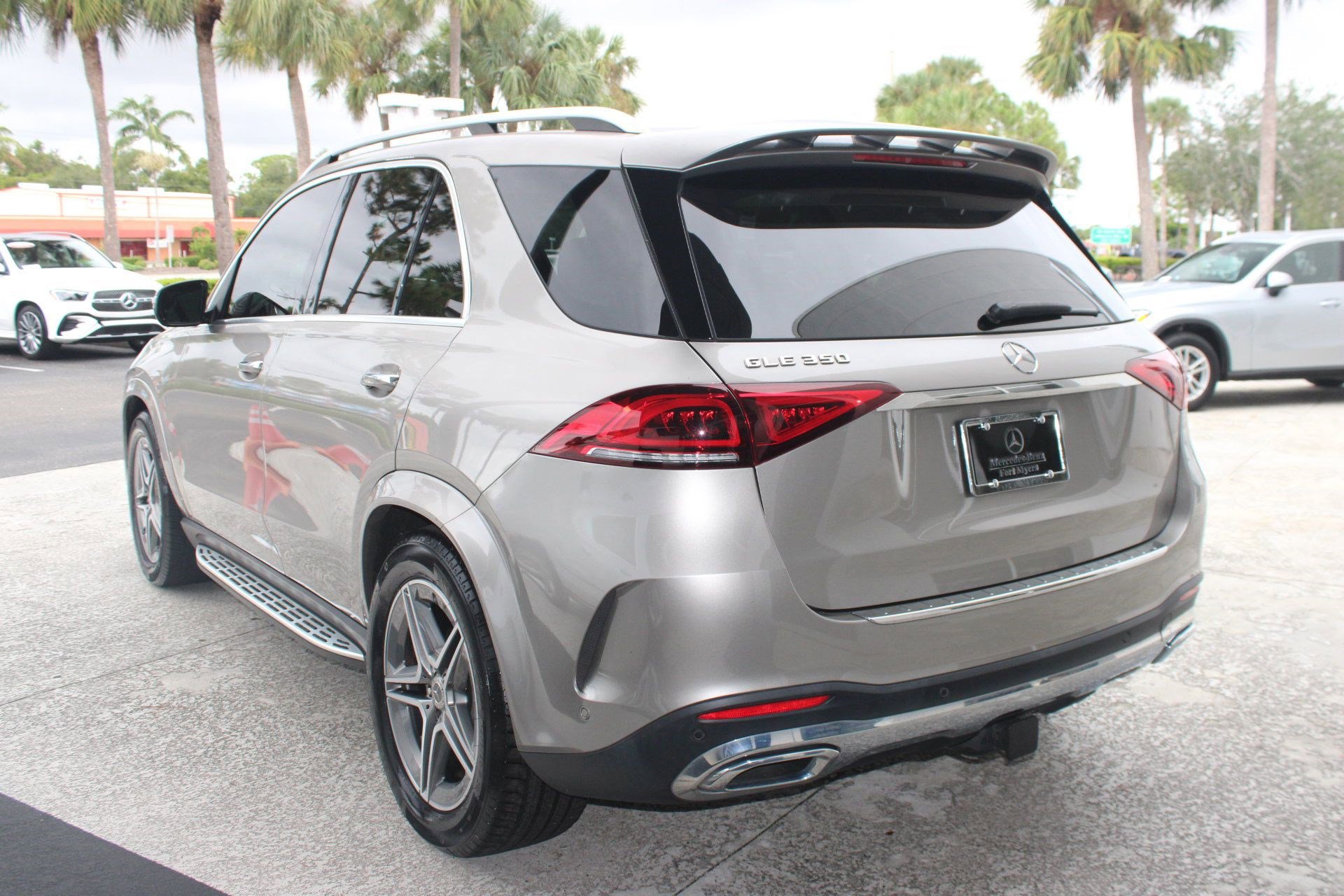 2022 Mercedes Benz GLE 350 photo 2