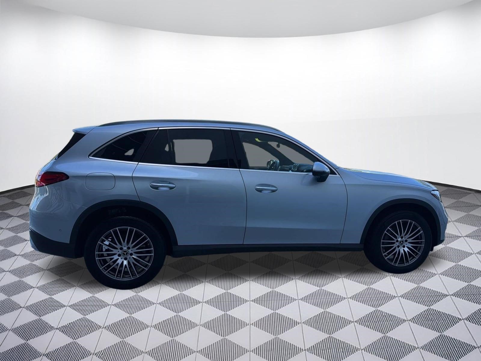2026 Mercedes-Benz GLC Base - Photo 8