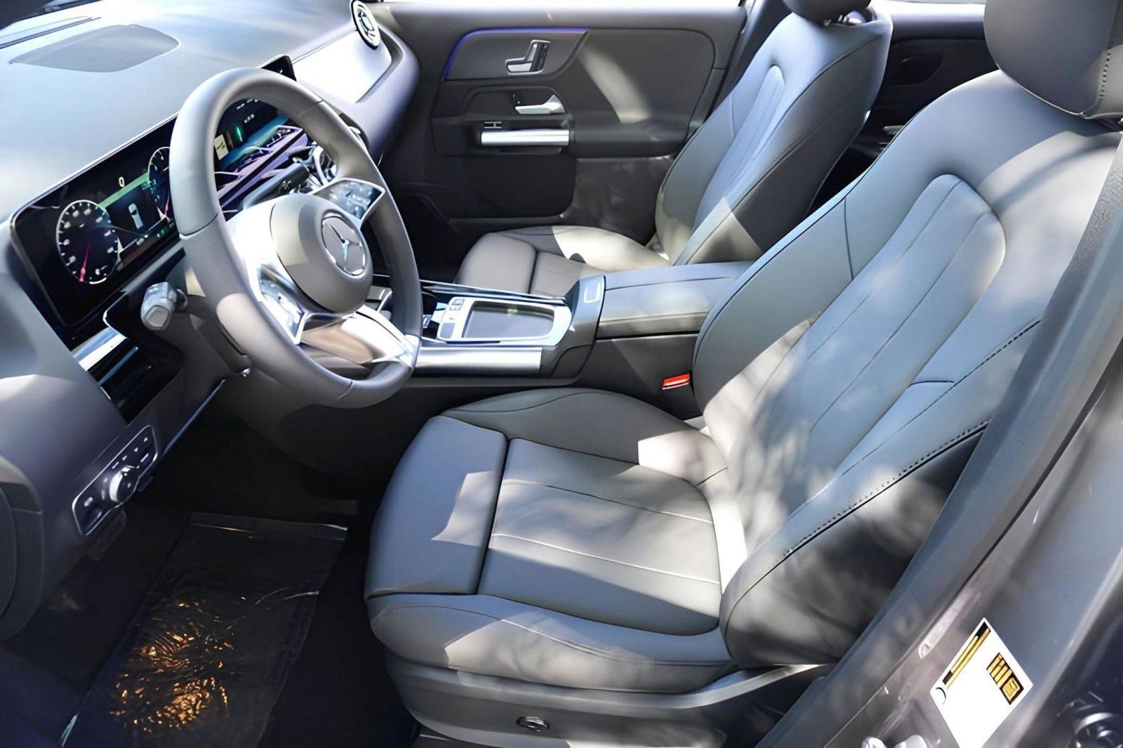2025 Mercedes Benz GLA 250 photo 4