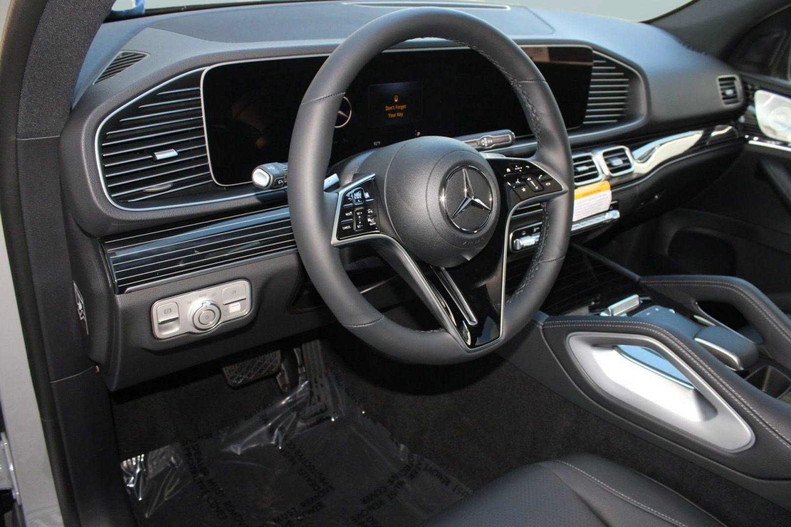 2026 Mercedes Benz GLE 450 4MATIC photo 3