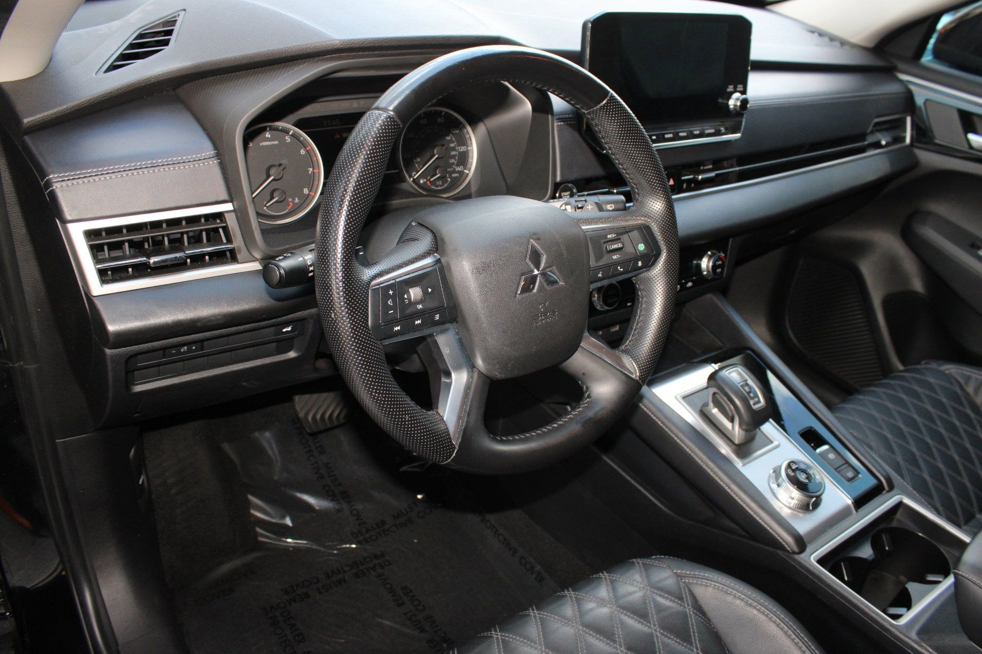 2022 Mitsubishi Outlander SEL photo 4