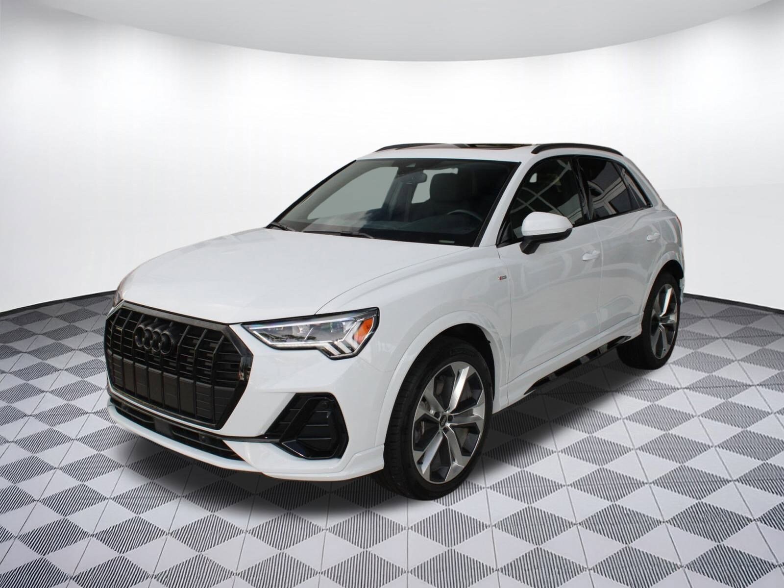 2022 Audi Q3 S line Premium Plus photo 2